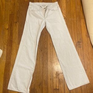 women’s white jeans